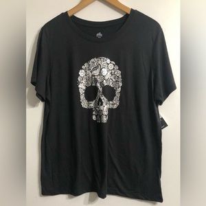 Women’s skull graphicTop Crewneck pull over short sleeves black XL(16-18)